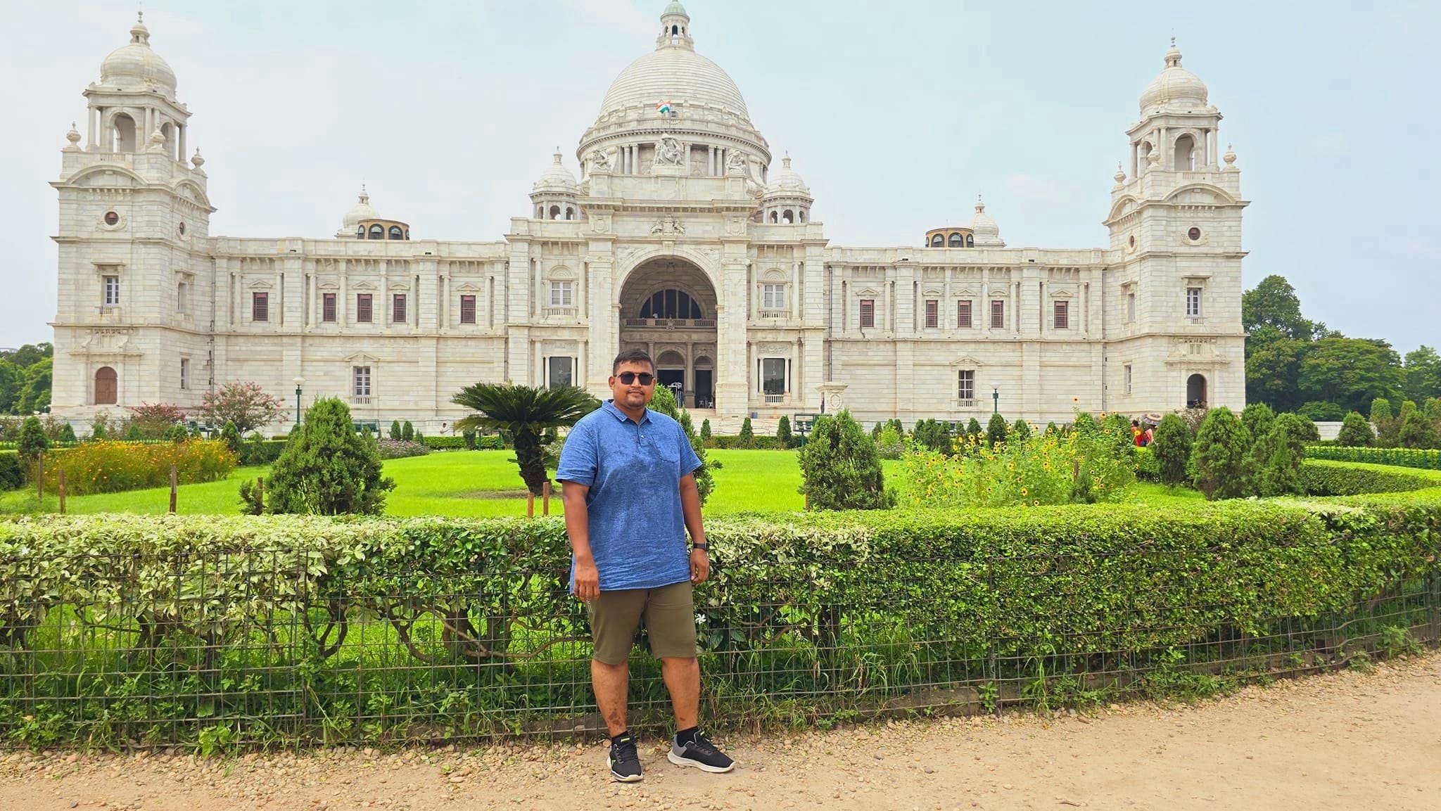 Majestic white marble monument and museum building in central Kolkata